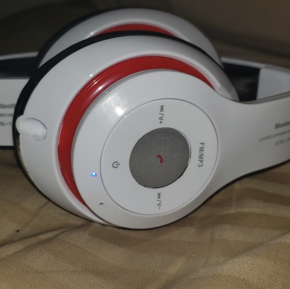 Bluetooth headphone - Picture 3 of 3
